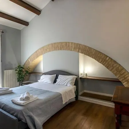 Casa Tosca Con Balcone Vicino Parcheggio Macerata